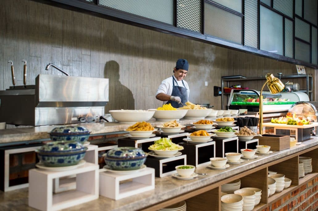 DINING EXPERIENCES